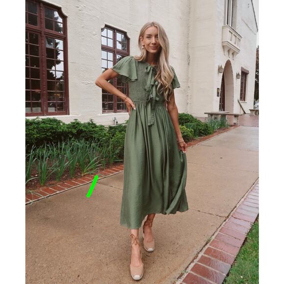 Shop Stevie Dress *M* - Picture 1 of 4